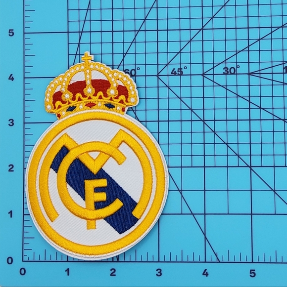 Real Madrid Embroidered Crest Patch 4.5" Iron-on - Picture 4 of 4